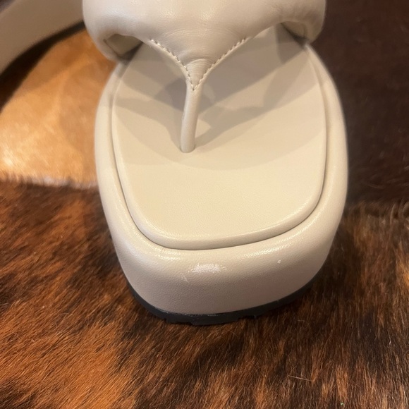 NWT Prada Beige Soft Padded Nappa Thong Wedge Sandals - Picture 3 of 8